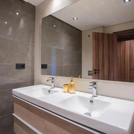 Апартаменты New Modern 3 Bedrooms With Ocean Views