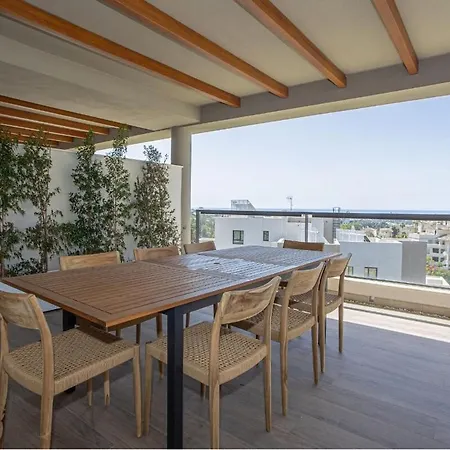 Апартаменты New Modern 3 Bedrooms With Ocean Views