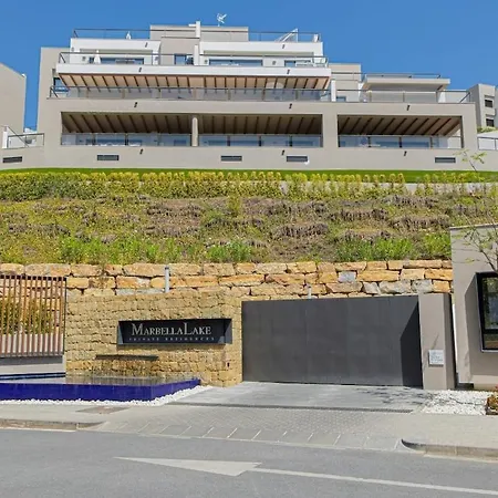 New Modern 3 Bedrooms With Ocean Views Apartment *