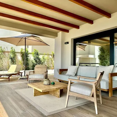 New Modern 3 Bedrooms With Ocean Views