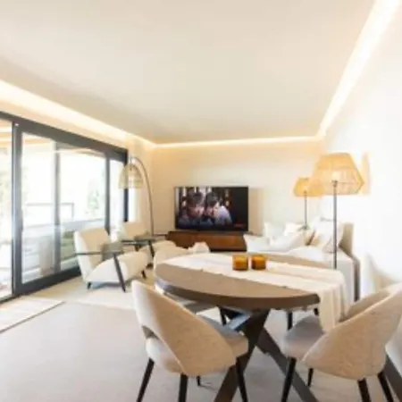 New Modern 3 Bedrooms With Ocean Views Apartment