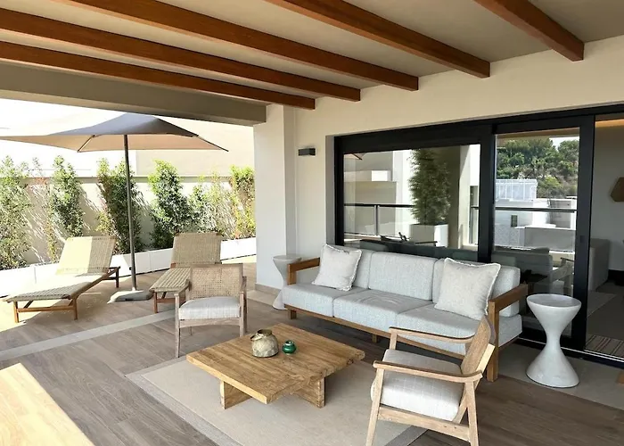 New Modern 3 Bedrooms With Ocean Views 마르베야