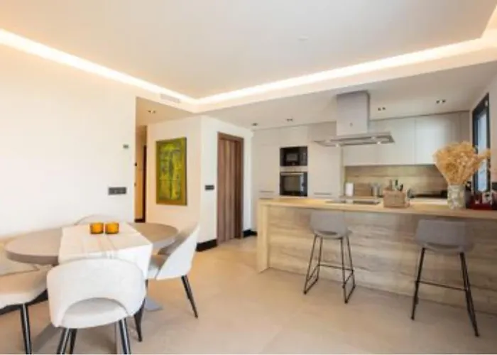 New Modern 3 Bedrooms With Ocean Views 아파트