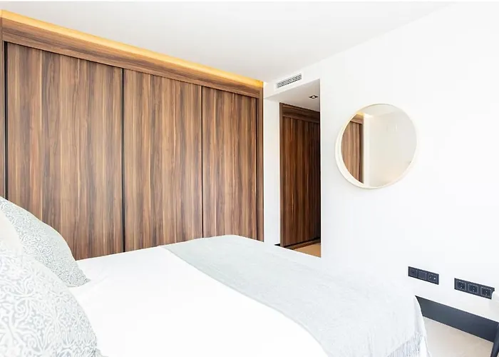 New Modern 3 Bedrooms With Ocean Views *