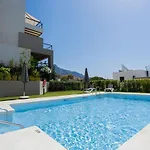 New Modern 3 Bedrooms With Ocean Views Apartman *